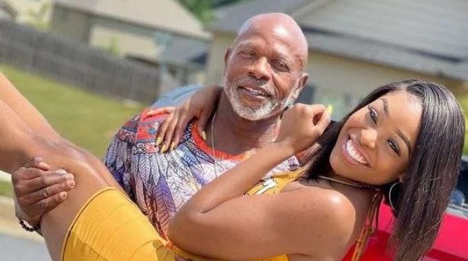 Ladies Advised on the Easiest Way to Get a Sponsor